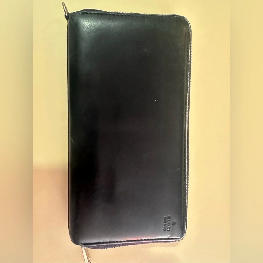 Pre-Owned Authentic Gucci Black Leather Zip Around Wallet - Picture 2 of 9